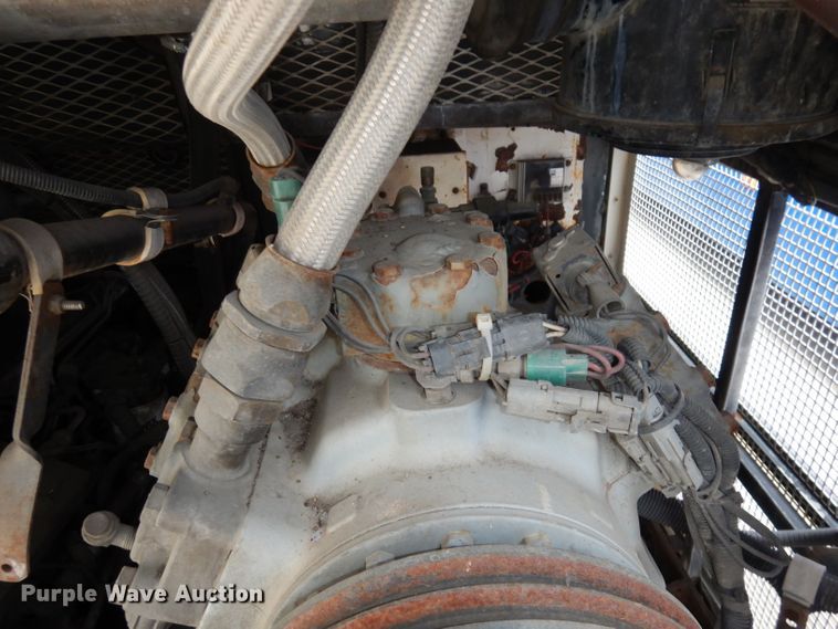 image for item DJ6925 1998 Gillig C18A102N4  shuttle bus