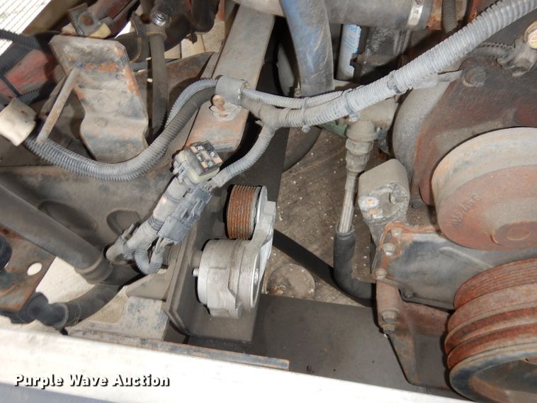 image for item DJ6925 1998 Gillig C18A102N4  shuttle bus