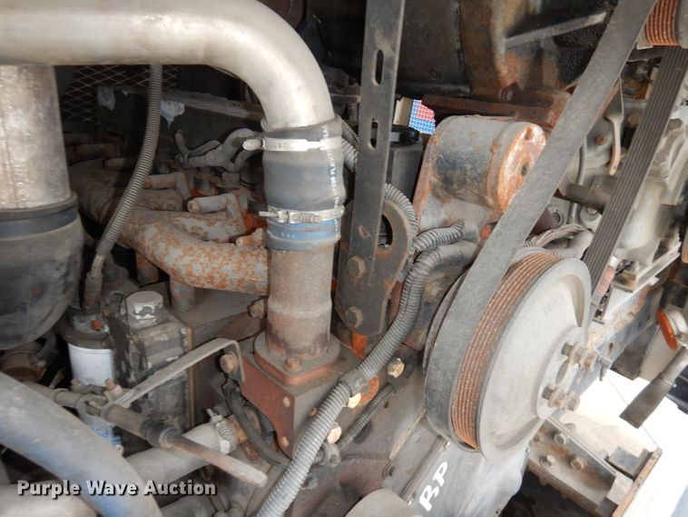 image for item DJ6925 1998 Gillig C18A102N4  shuttle bus