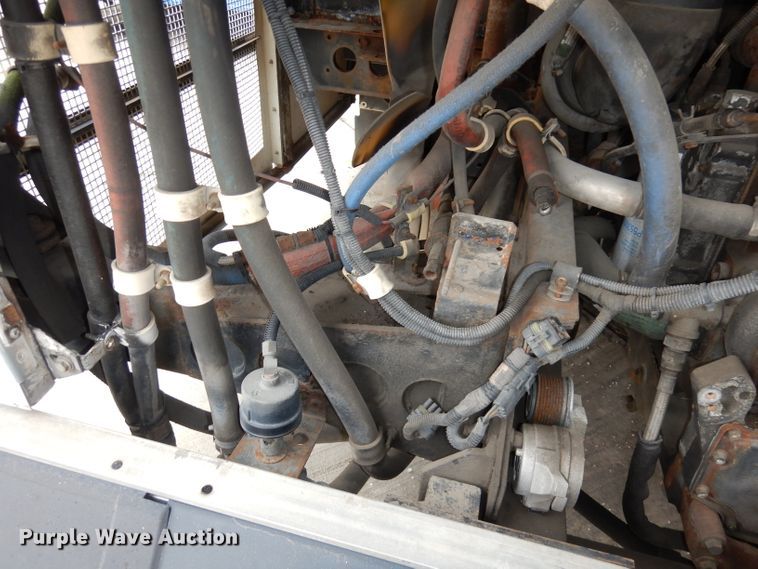 image for item DJ6925 1998 Gillig C18A102N4  shuttle bus