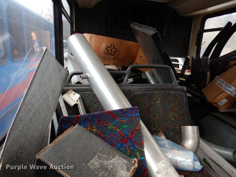 image for item DJ6925 1998 Gillig C18A102N4  shuttle bus