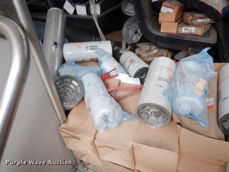 image for item DJ6925 1998 Gillig C18A102N4  shuttle bus