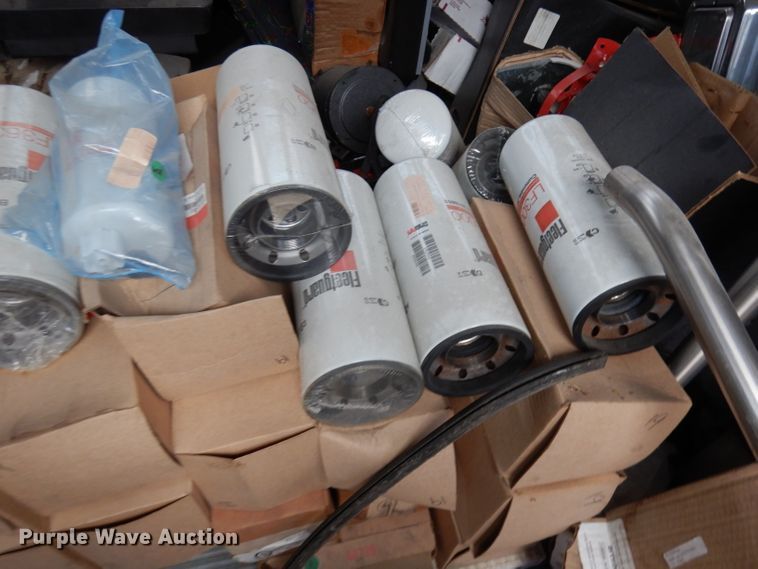 image for item DJ6925 1998 Gillig C18A102N4  shuttle bus