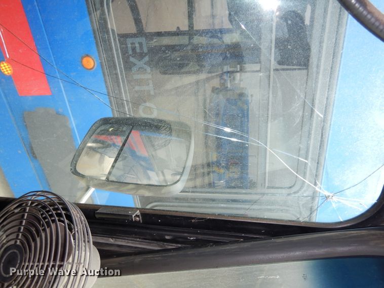 image for item DJ6925 1998 Gillig C18A102N4  shuttle bus