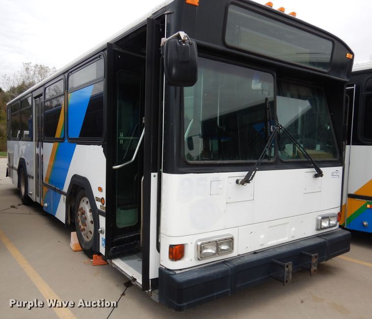 image for item DJ6926 1998 Gillig C18A102N4  shuttle bus