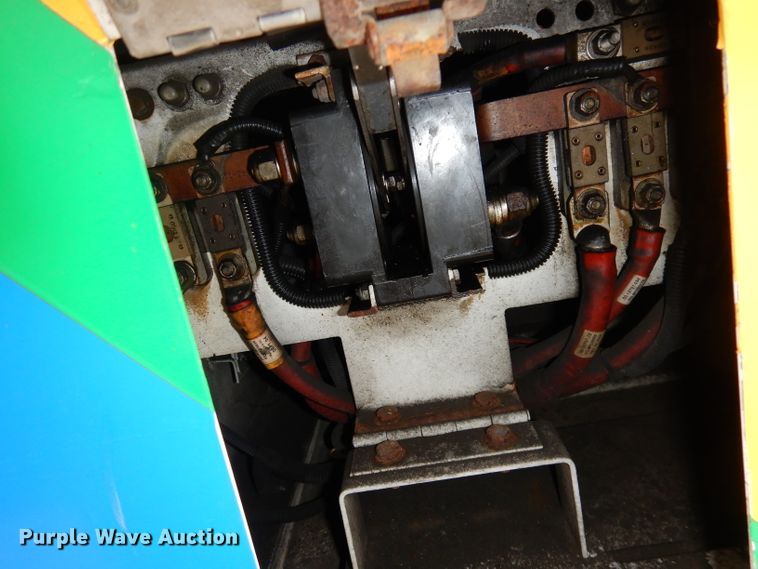 image for item DJ6926 1998 Gillig C18A102N4  shuttle bus