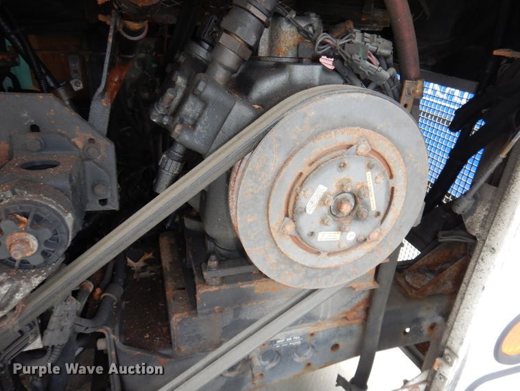 image for item DJ6926 1998 Gillig C18A102N4  shuttle bus