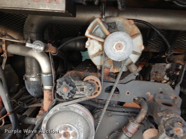 image for item DJ6926 1998 Gillig C18A102N4  shuttle bus