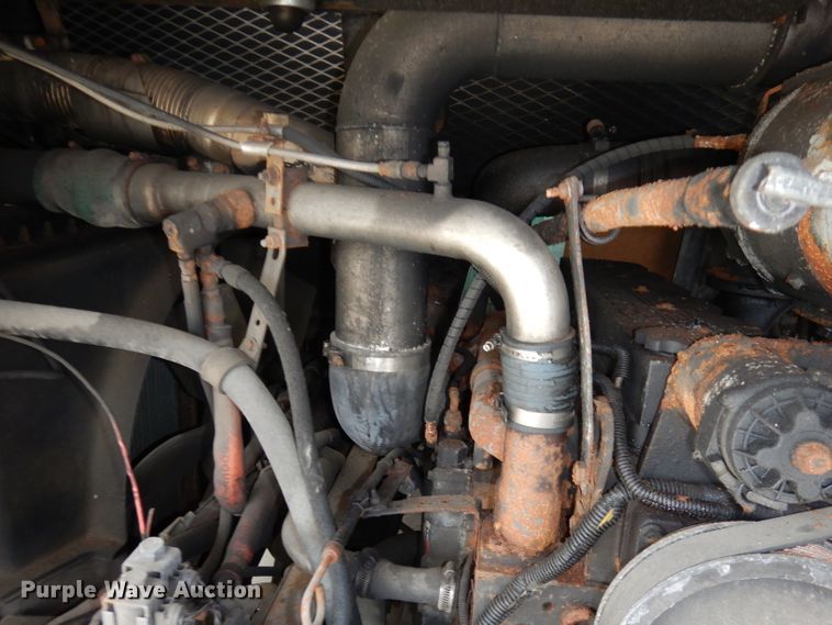 image for item DJ6926 1998 Gillig C18A102N4  shuttle bus