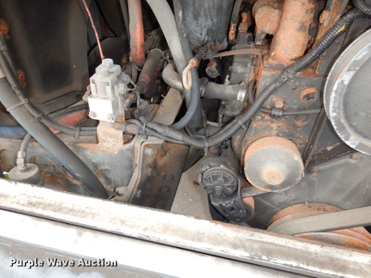 image for item DJ6926 1998 Gillig C18A102N4  shuttle bus