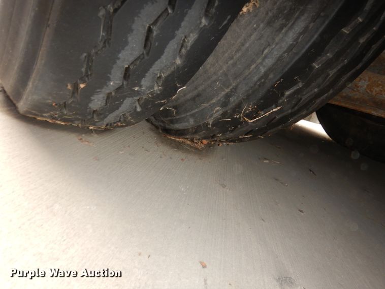 image for item DJ6926 1998 Gillig C18A102N4  shuttle bus