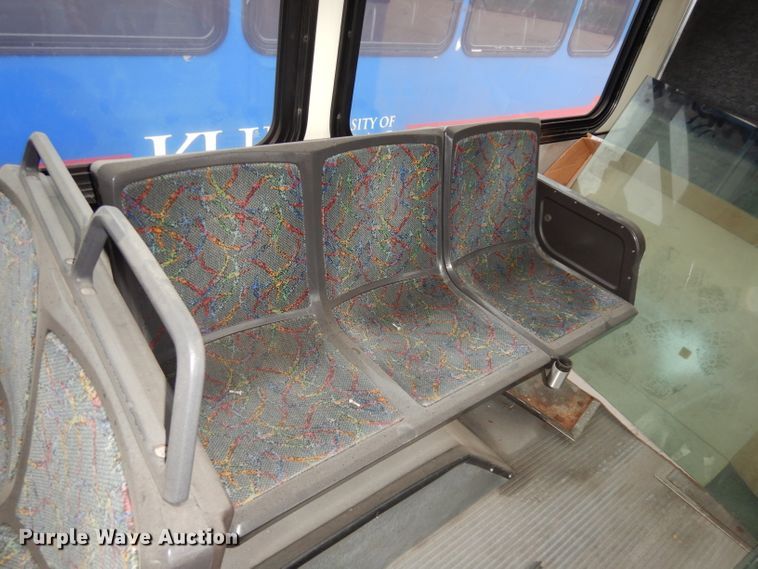 image for item DJ6926 1998 Gillig C18A102N4  shuttle bus