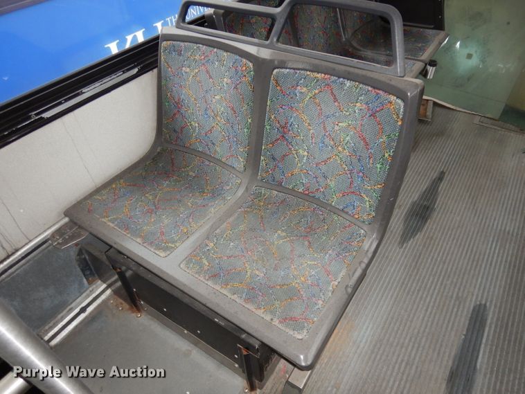 image for item DJ6926 1998 Gillig C18A102N4  shuttle bus