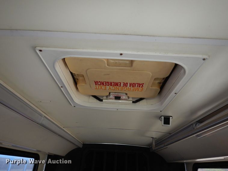 image for item DJ6926 1998 Gillig C18A102N4  shuttle bus