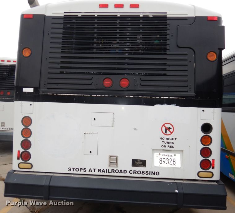 image for item DJ6927 1998 Gillig C18A102N4  shuttle bus