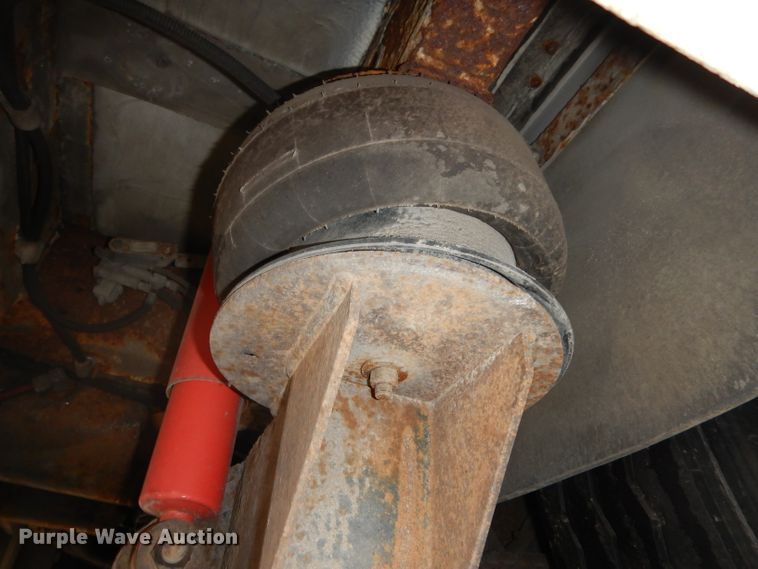 image for item DJ6927 1998 Gillig C18A102N4  shuttle bus