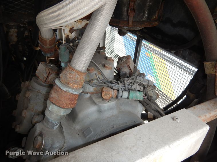 image for item DJ6927 1998 Gillig C18A102N4  shuttle bus