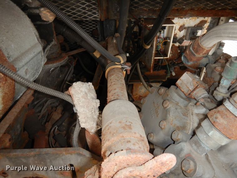 image for item DJ6927 1998 Gillig C18A102N4  shuttle bus