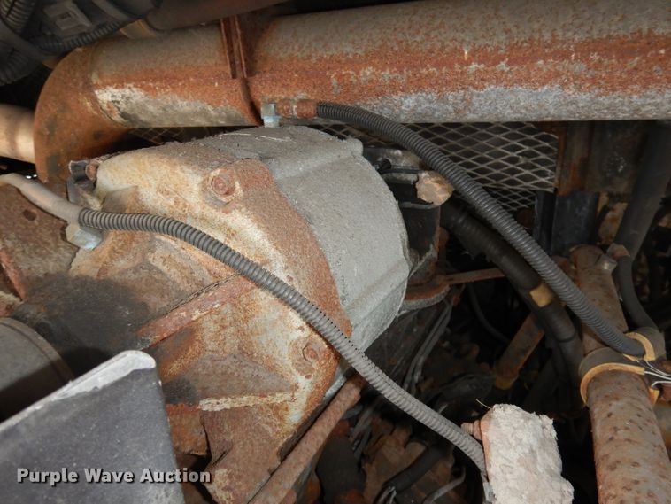 image for item DJ6927 1998 Gillig C18A102N4  shuttle bus