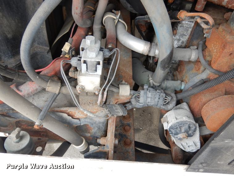 image for item DJ6927 1998 Gillig C18A102N4  shuttle bus