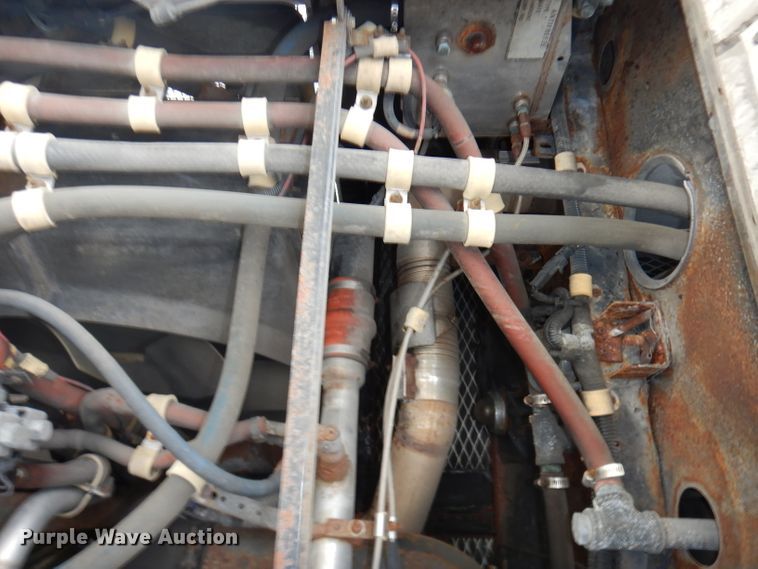 image for item DJ6927 1998 Gillig C18A102N4  shuttle bus