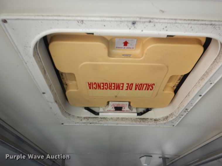 image for item DJ6927 1998 Gillig C18A102N4  shuttle bus