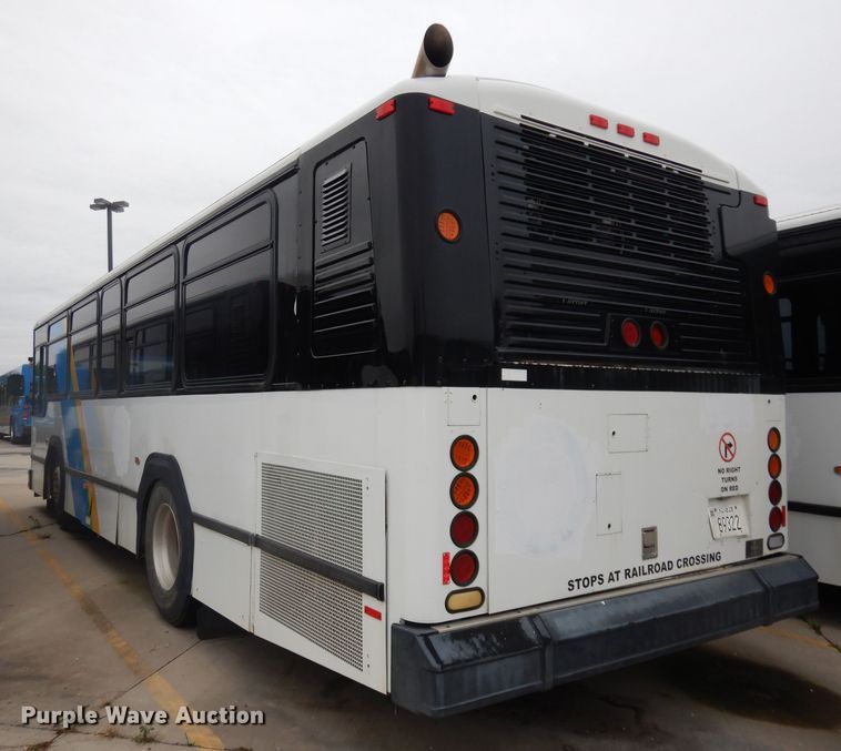 image for item DJ6928 1998 Gillig C18A102N4  shuttle bus
