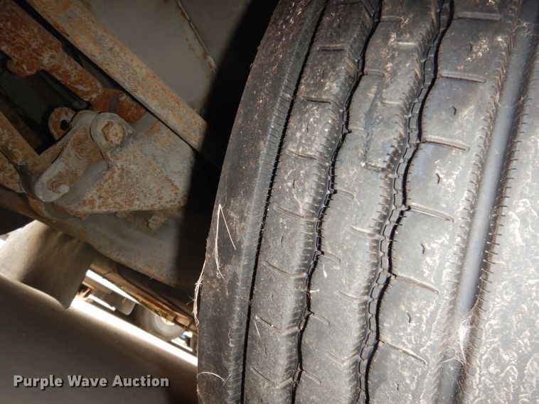 image for item DJ6928 1998 Gillig C18A102N4  shuttle bus