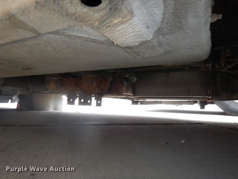 image for item DJ6928 1998 Gillig C18A102N4  shuttle bus