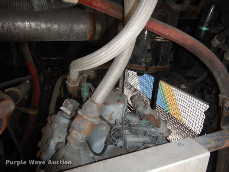 image for item DJ6928 1998 Gillig C18A102N4  shuttle bus