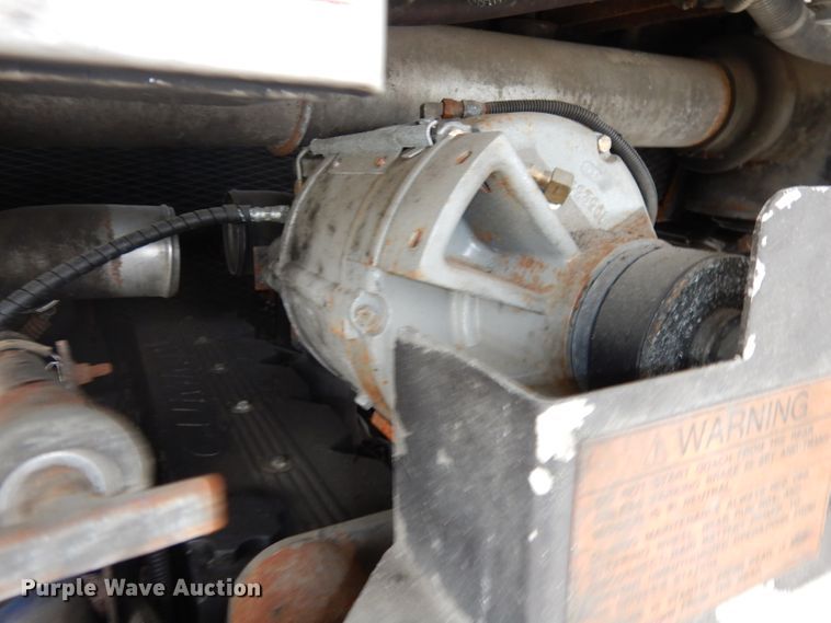 image for item DJ6928 1998 Gillig C18A102N4  shuttle bus