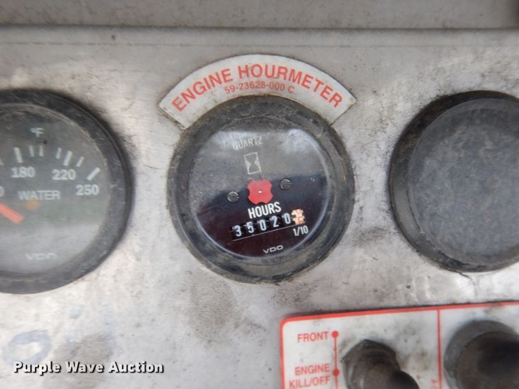 image for item DJ6928 1998 Gillig C18A102N4  shuttle bus