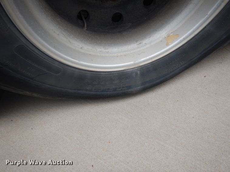 image for item DJ6928 1998 Gillig C18A102N4  shuttle bus