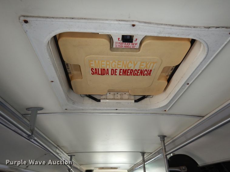 image for item DJ6928 1998 Gillig C18A102N4  shuttle bus