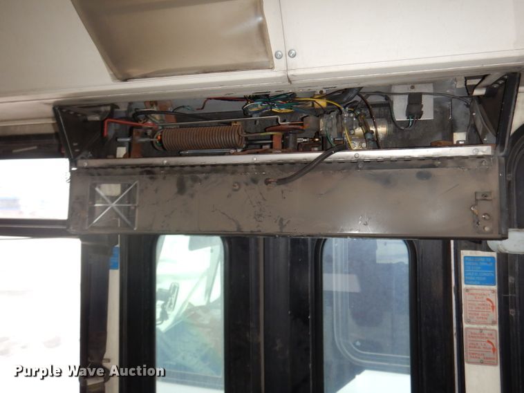 image for item DJ6928 1998 Gillig C18A102N4  shuttle bus