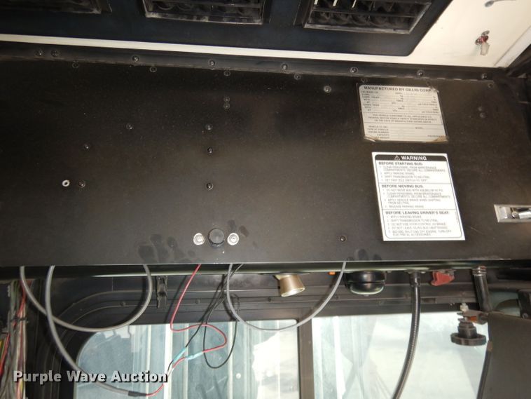 image for item DJ6928 1998 Gillig C18A102N4  shuttle bus