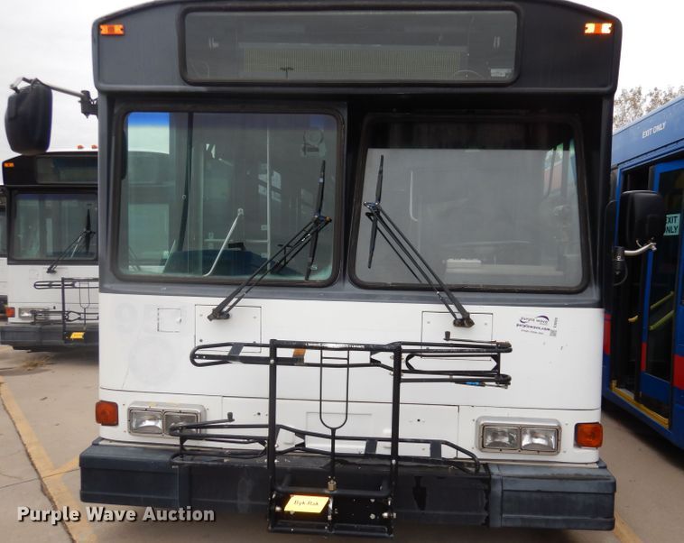 image for item DJ6929 1998 Gillig C18A102N4  shuttle bus
