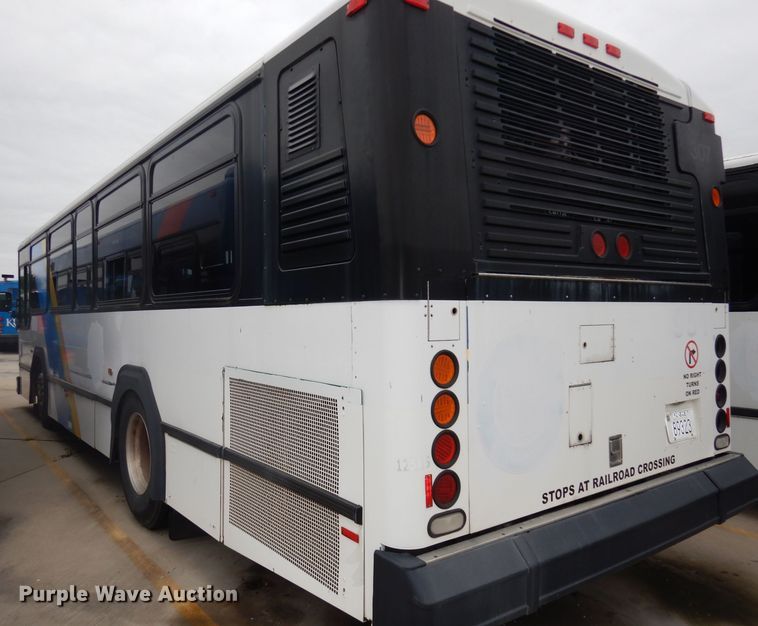 image for item DJ6929 1998 Gillig C18A102N4  shuttle bus