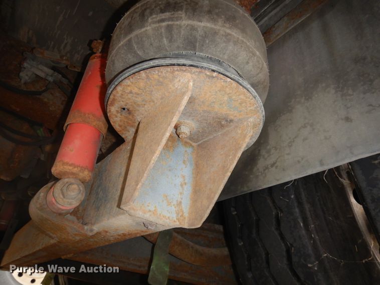 image for item DJ6929 1998 Gillig C18A102N4  shuttle bus