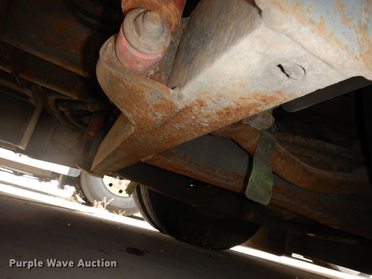 image for item DJ6929 1998 Gillig C18A102N4  shuttle bus