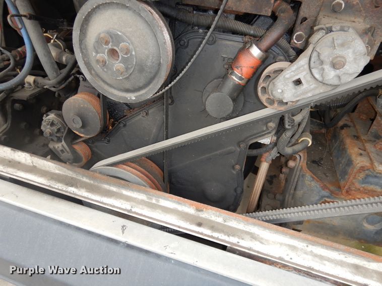 image for item DJ6929 1998 Gillig C18A102N4  shuttle bus