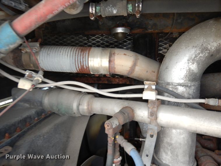 image for item DJ6929 1998 Gillig C18A102N4  shuttle bus