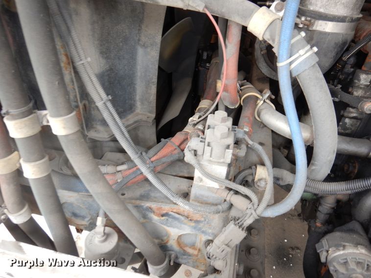 image for item DJ6929 1998 Gillig C18A102N4  shuttle bus