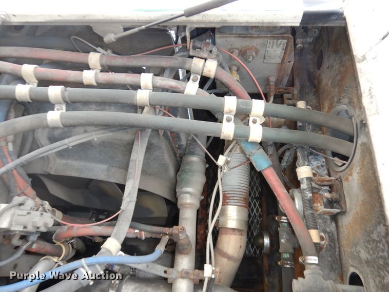 image for item DJ6929 1998 Gillig C18A102N4  shuttle bus