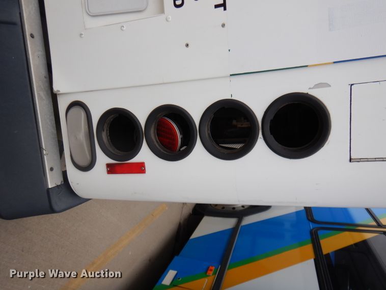 image for item DJ6929 1998 Gillig C18A102N4  shuttle bus