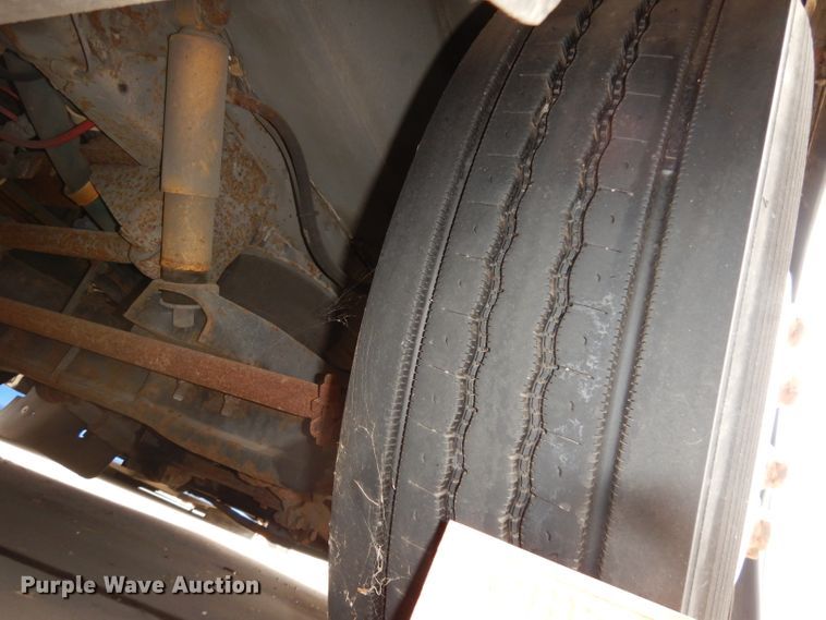 image for item DJ6929 1998 Gillig C18A102N4  shuttle bus