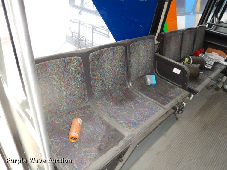 image for item DJ6929 1998 Gillig C18A102N4  shuttle bus