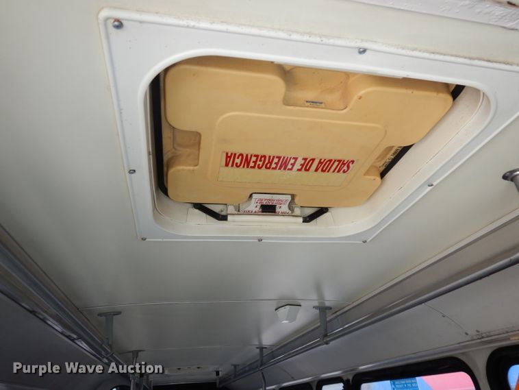 image for item DJ6929 1998 Gillig C18A102N4  shuttle bus