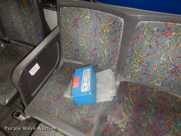 image for item DJ6929 1998 Gillig C18A102N4  shuttle bus