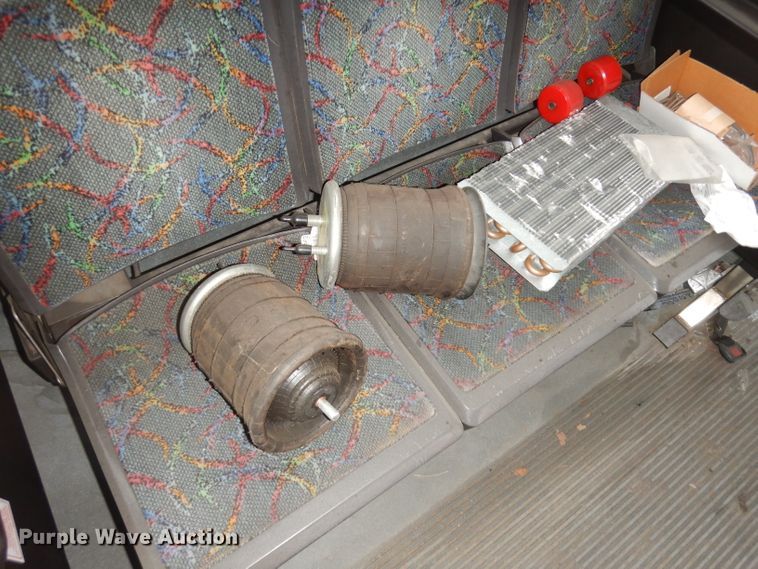 image for item DJ6929 1998 Gillig C18A102N4  shuttle bus